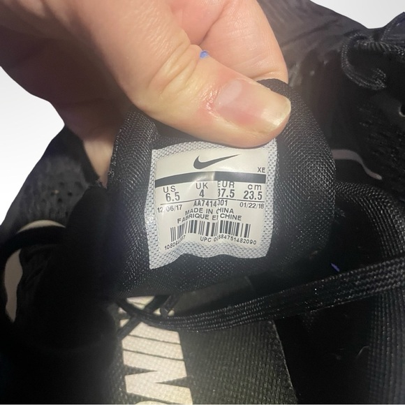 Nike Zoom Winflo 5 Women’s Size 6 US Running Sneakers Black And White AA7406-006 - Picture 3 of 5